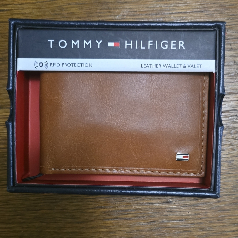 Tommy Hilfiger Tan Leather Wallet with RFID Protection